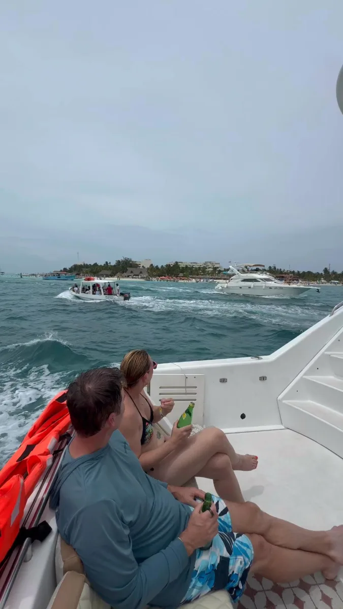 Yates y náutico en Cancún — WHITE PHOTO