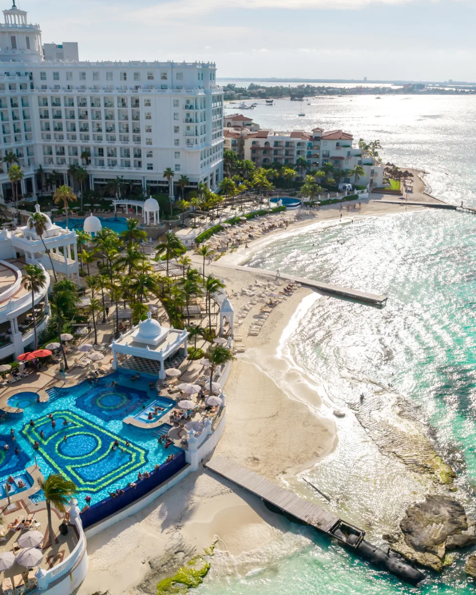 Foto · Drone en Cancún — WHITE PHOTO