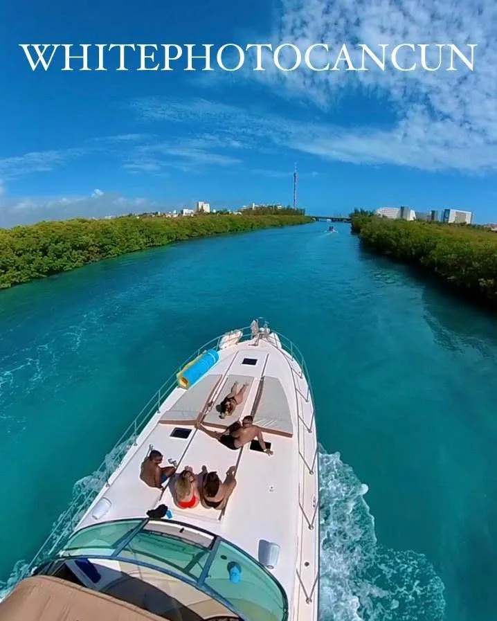 Yates y náutico en Cancún — WHITE PHOTO